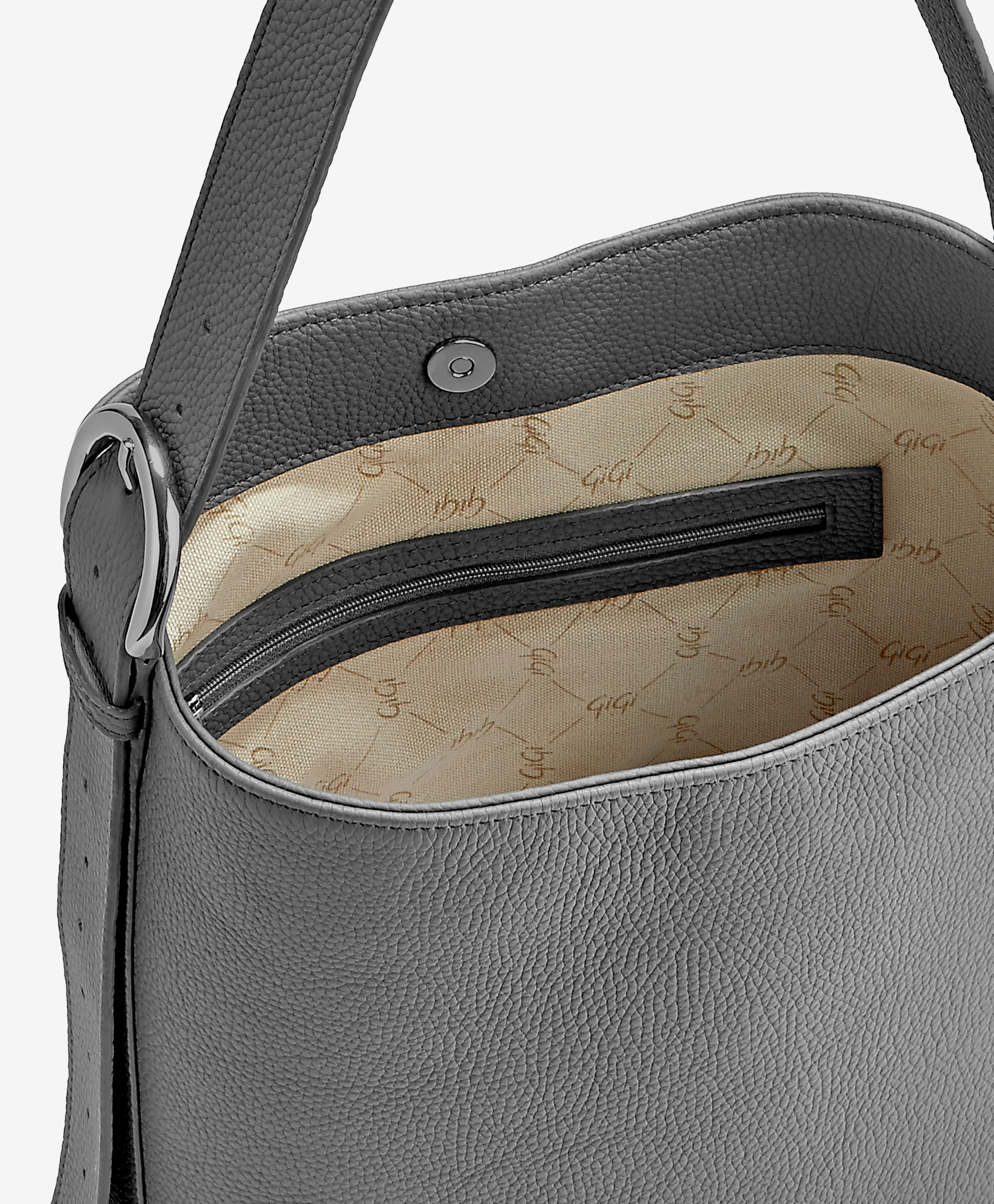 Avery Bucket Bag