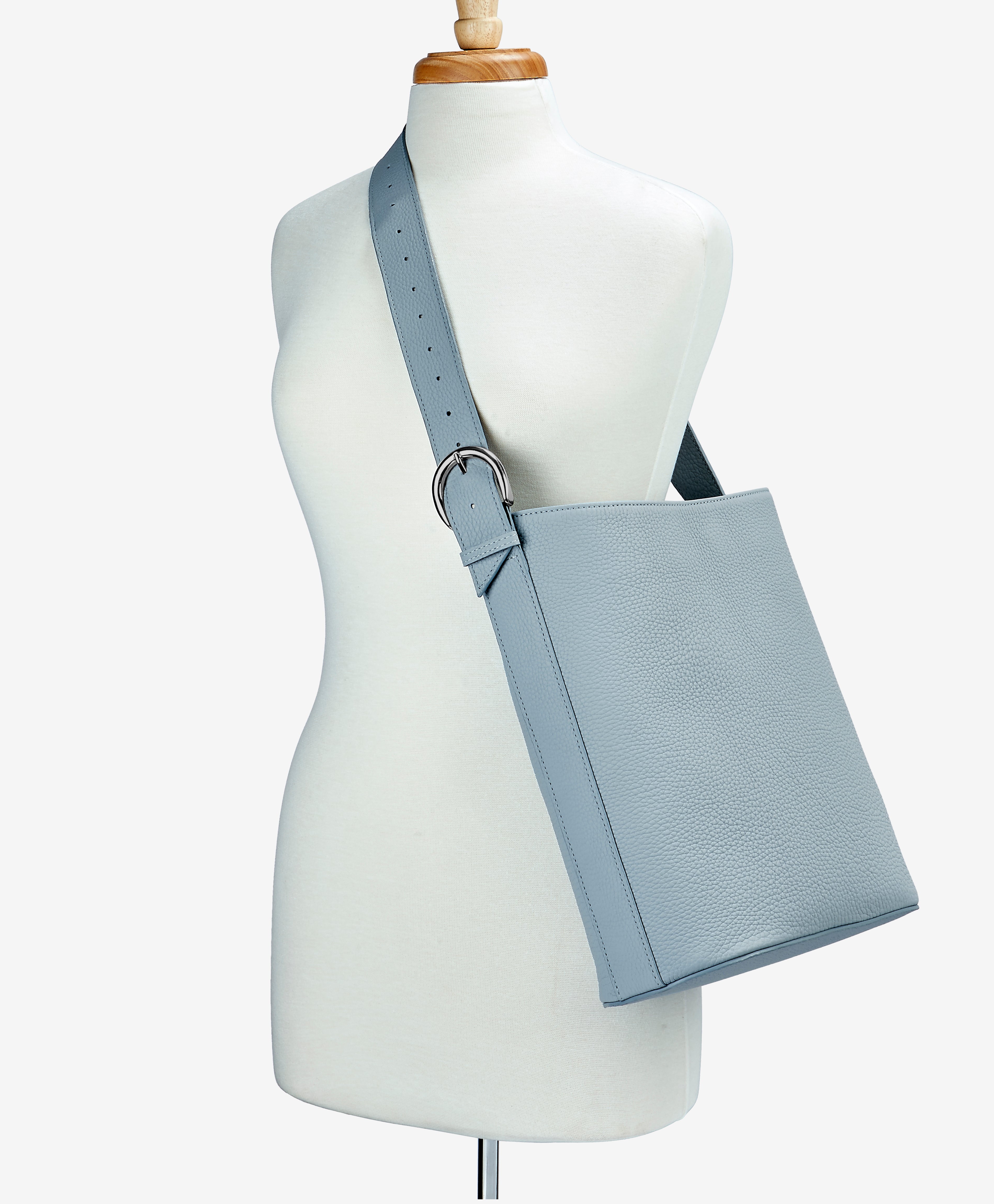 Avery Bucket Bag