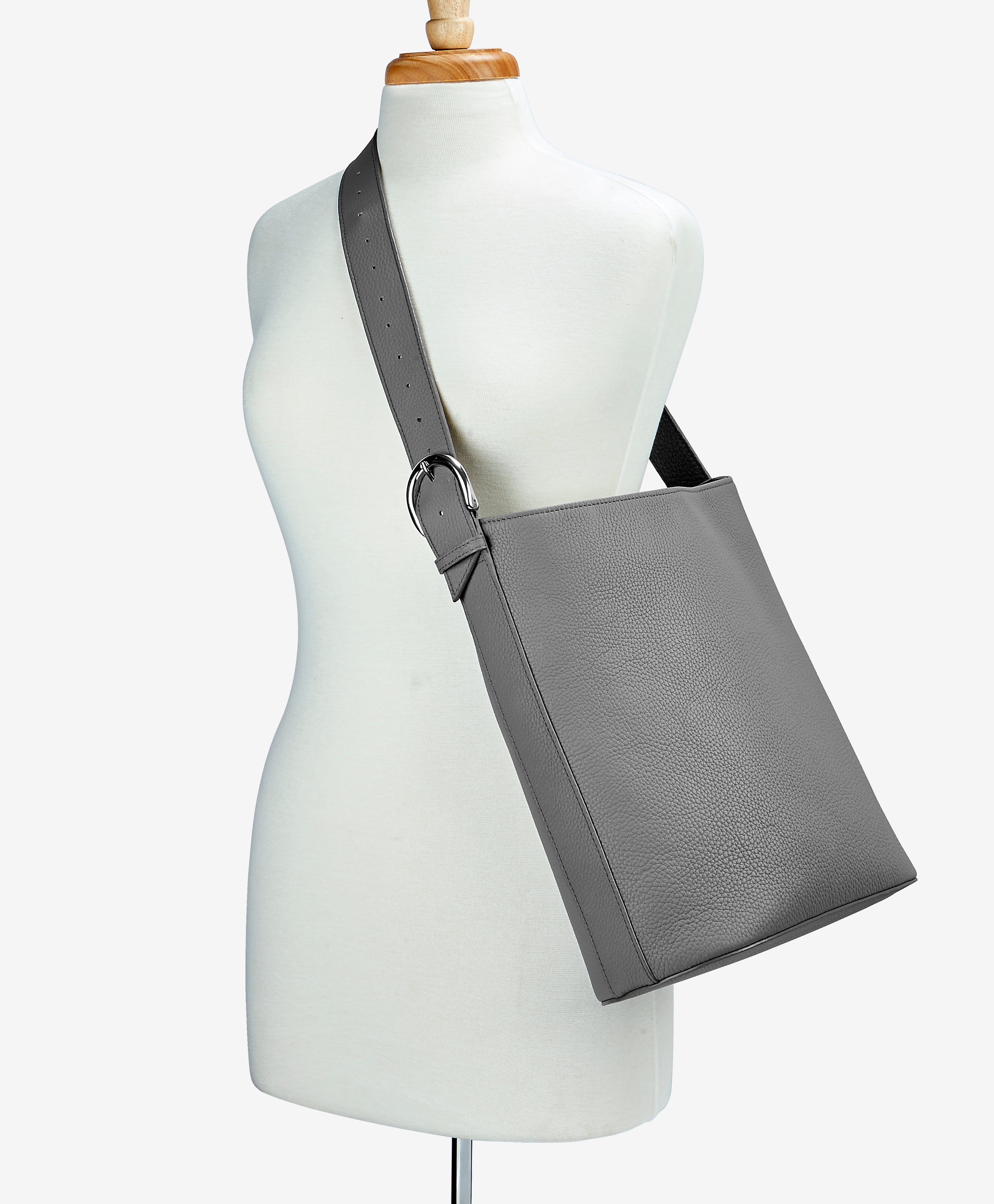 Avery Bucket Bag
