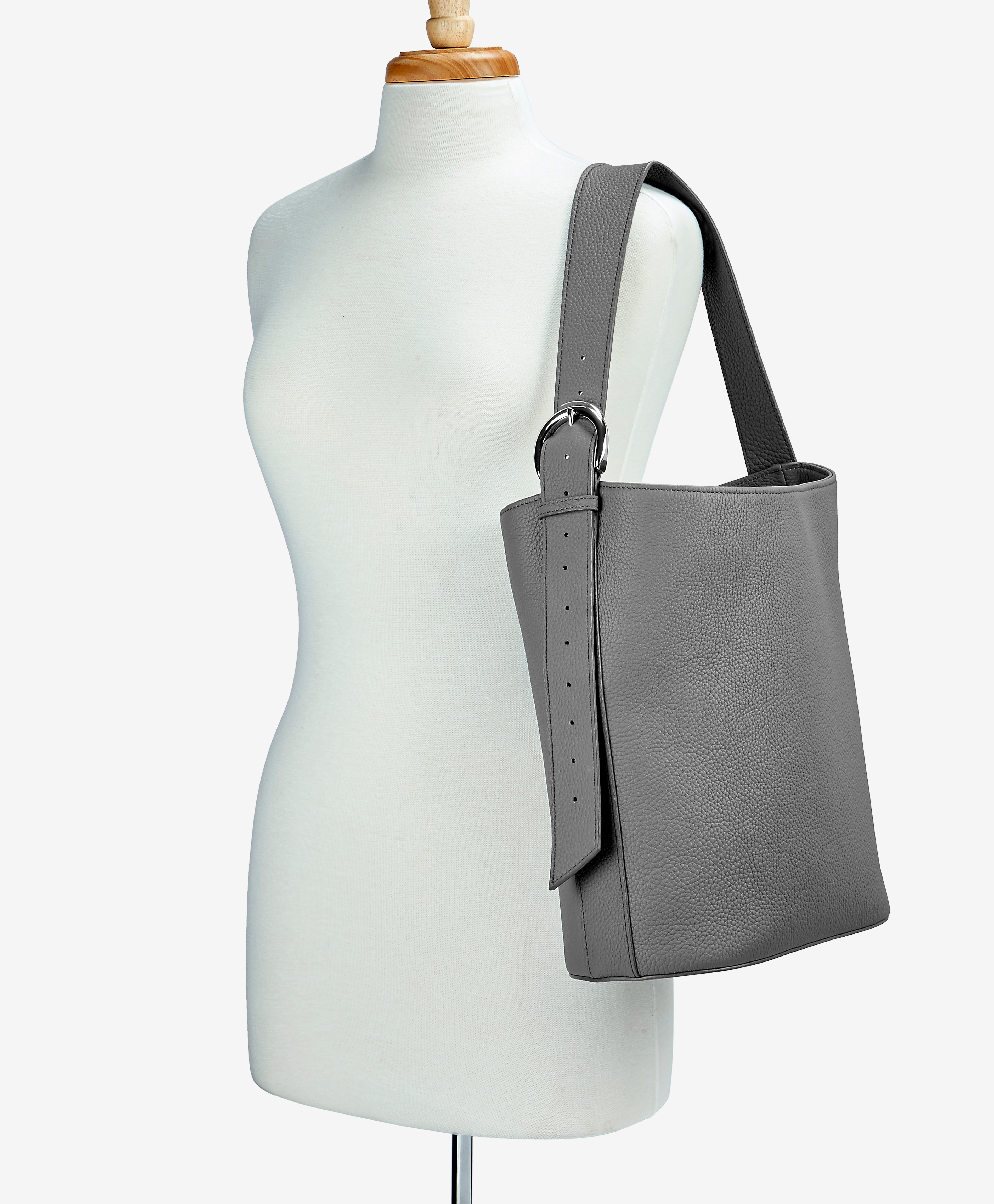 Avery Bucket Bag