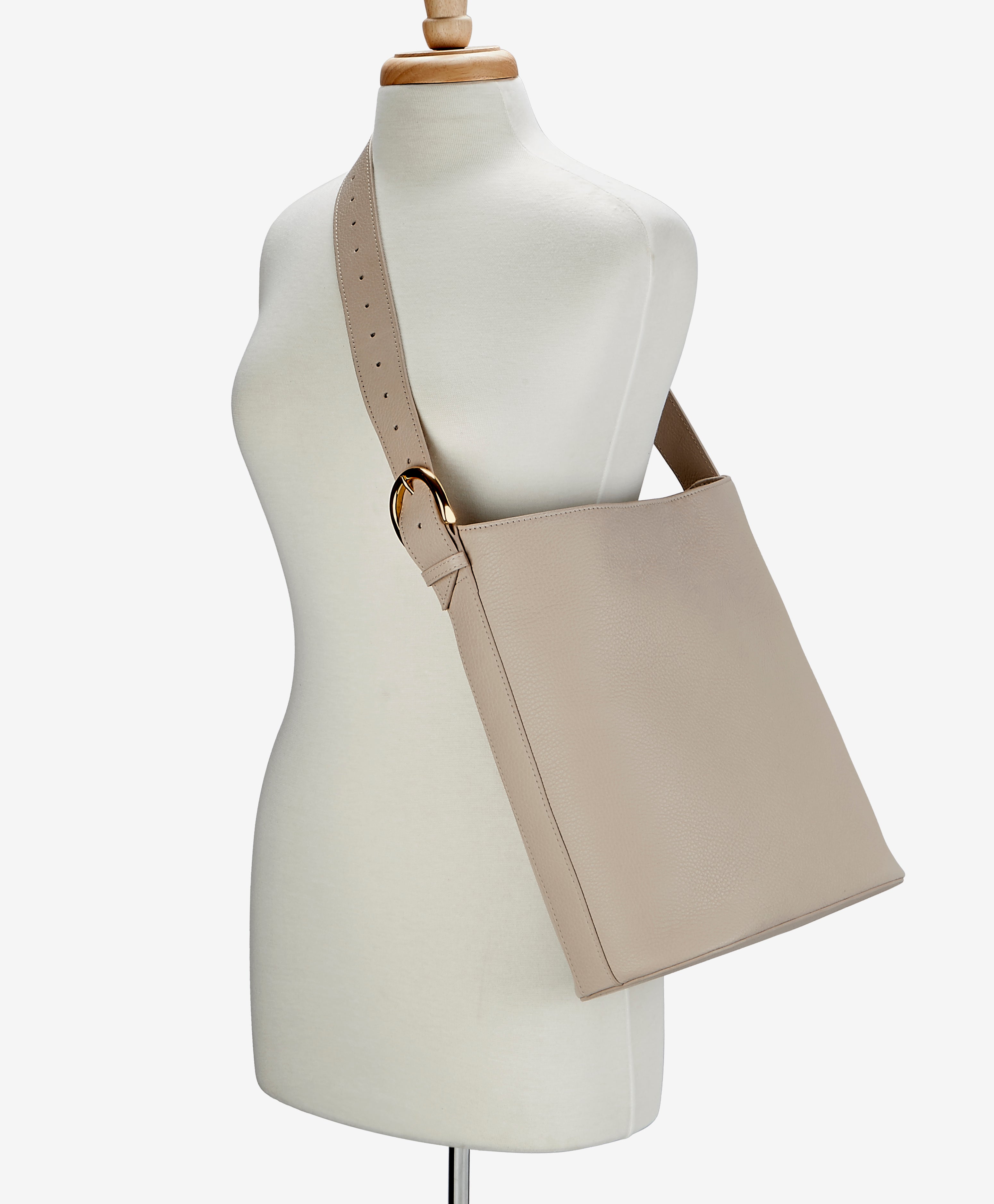 Avery Bucket Bag
