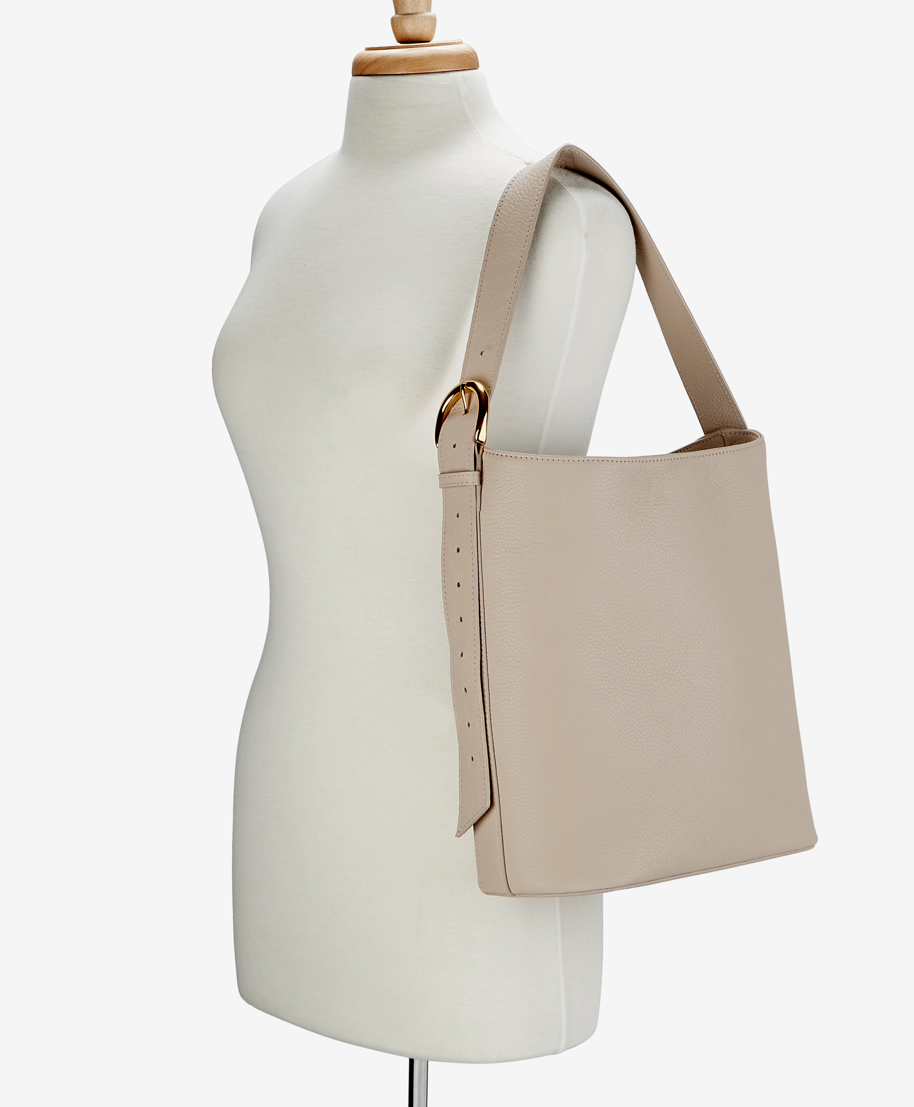Avery Bucket Bag